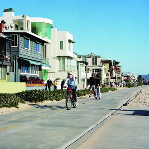 Read more about the article Electric Cars come to Hermosa Beach